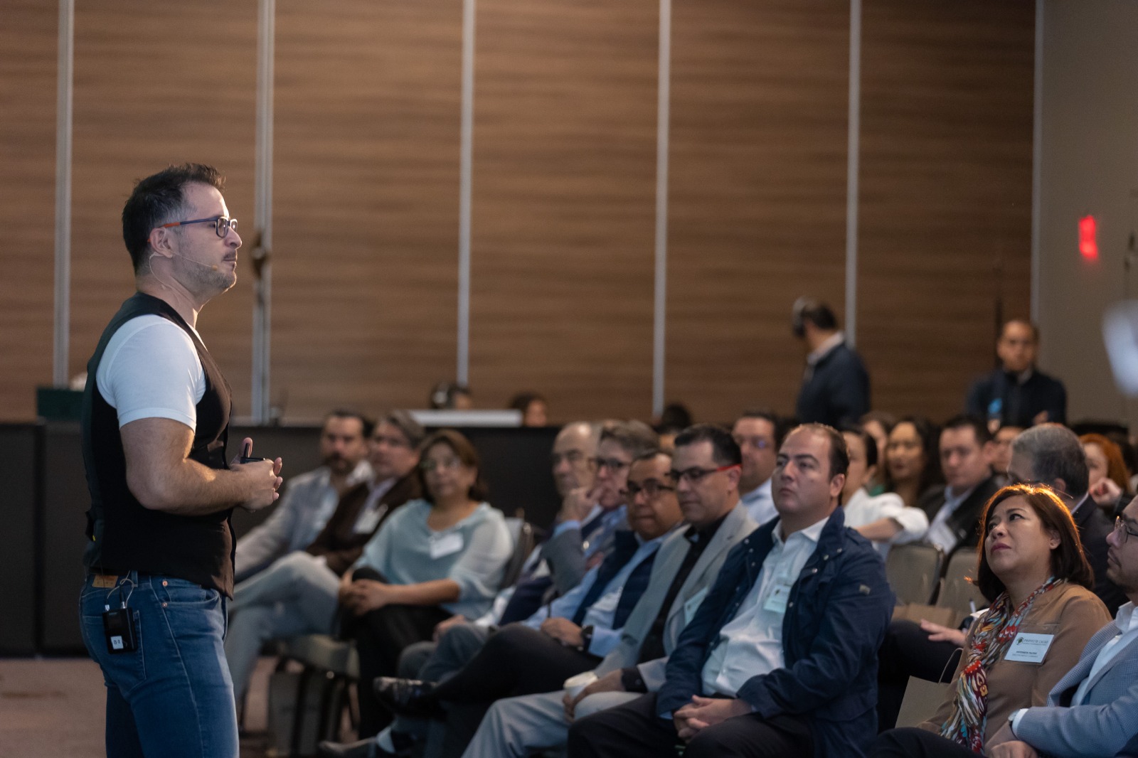 Exposición a consultores